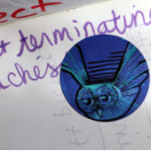 Paarse boomgaard ronde sticker