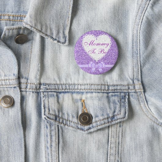 Paarse Bow mama om Baby shower Button te zijn (In situ)
