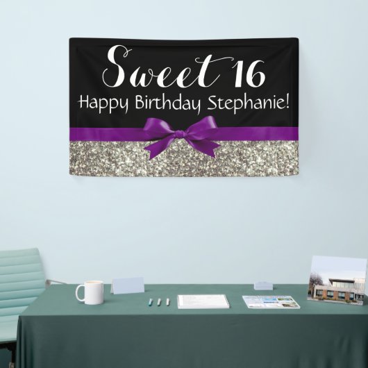 Paarse Bow Silver Glitter Sweet 16 Birthday Party Spandoek (Beurs)