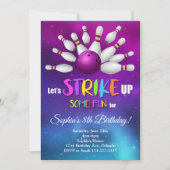 Paarse bowling strike up een leuke uitnodiging (Voorkant)