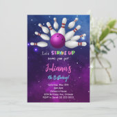 Paarse bowlinguitnodiging kaart (Staand voorkant)