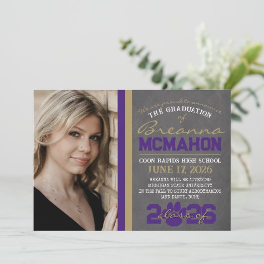 Paarse & Bronzen Paw Print Afstuderen Aankondiging (Staand voorkant)