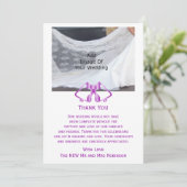 Paarse bruiloft dank u kaart bellen en lint (Staand voorkant)