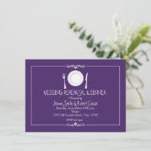 Paarse bruiloft repetitie dineruitnodiging kaart (Staand voorkant)