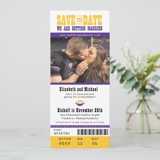 Paarse bruiloft Save the Date Football Ticket (Staand voorkant)