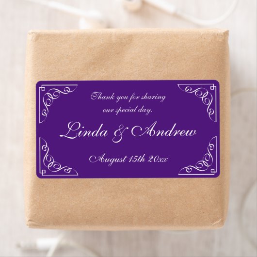 Paarse bruiloft voor etiketten op waterflessen (Insitu)