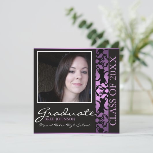 Paarse & Bruine Damask Afstuderen Aankondiging (Staand voorkant)