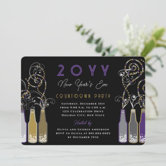 Paarse bubbelflesjes wervelt oudejaarsfeest kaart (Staand voorkant)
