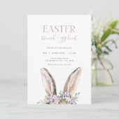 Paarse Bunny Easter Brunch & Egg Hunt Uitnodiging (Staand voorkant)
