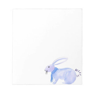 Paarse Bunny in een blauw scharf Notitieblok