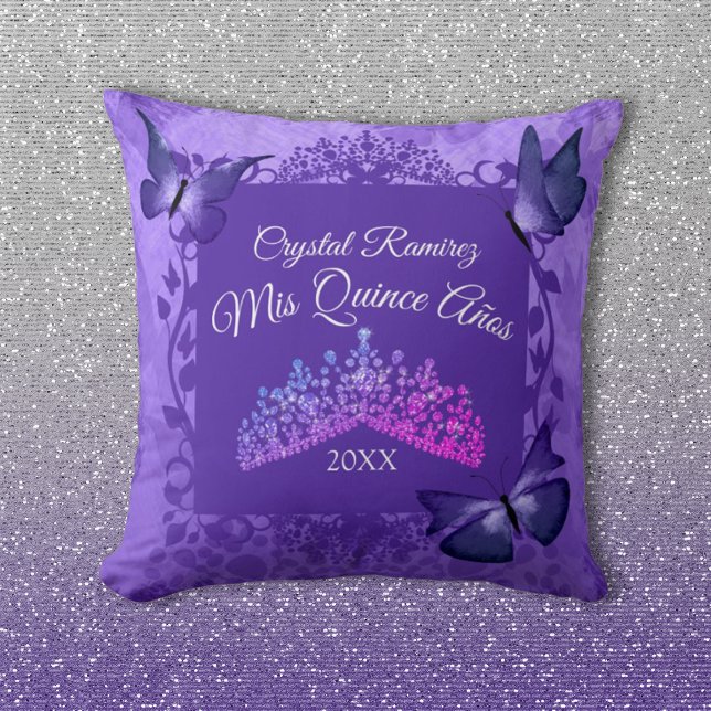 Paarse Butterflies en Tiara Quinceanera Pillow Kussen (purple quinceanera keepsake pillow purple butterflies purple decorative frame border pink tiara)