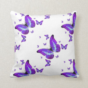 PAARSE BUTTERFLIES OP HET WITTE KARAKTER KUSSEN