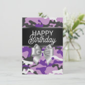 Paarse Camo & Bow Happy Birthday Day Kaart (Staand voorkant)
