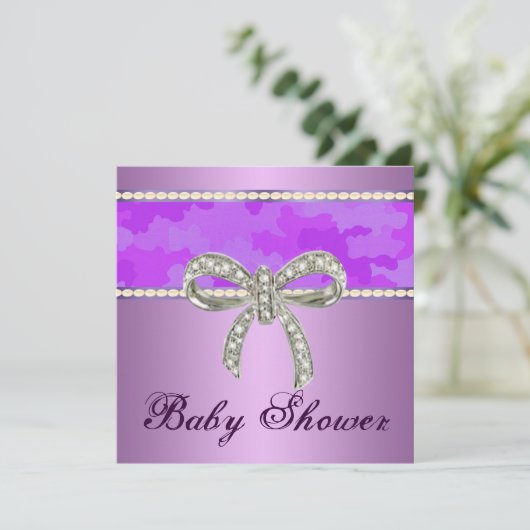 Paarse Camo Diamond Bow Baby shower uitnodiging (Staand voorkant)