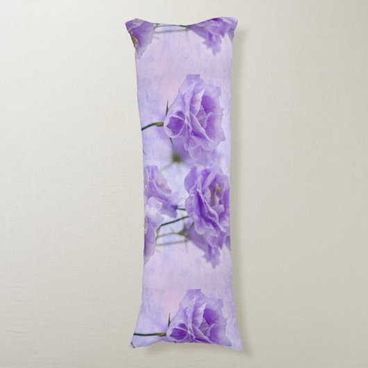 Paarse Campanella Flowers Macro Lichaamskussen (Voorkant Verticaal)