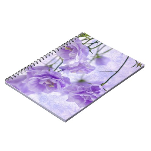 Paarse Campanella Flowers Macro Notitieboek (Linkerzijde)