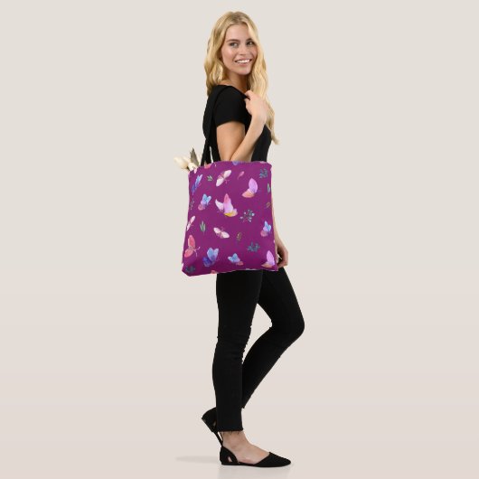 Paarse Canvas tas met Vlinders (Op model)