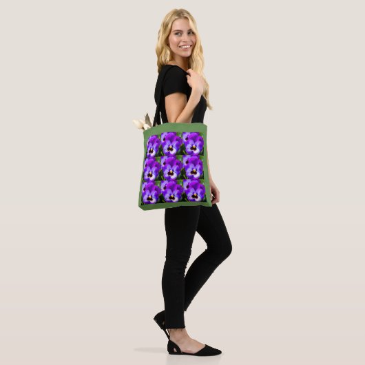 Paarse Canvas tas Pansy (Op model)