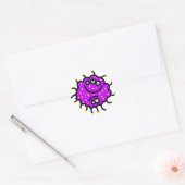 Paarse Cartoon Germ Ronde Sticker (Envelop)