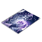 Paarse Celestial Space Gazing Crystal Ball Wizard Notitieboek (Linkerzijde)