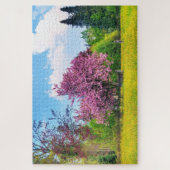Paarse Cherry-boom op geel bloemveld Legpuzzel (Verticaal)