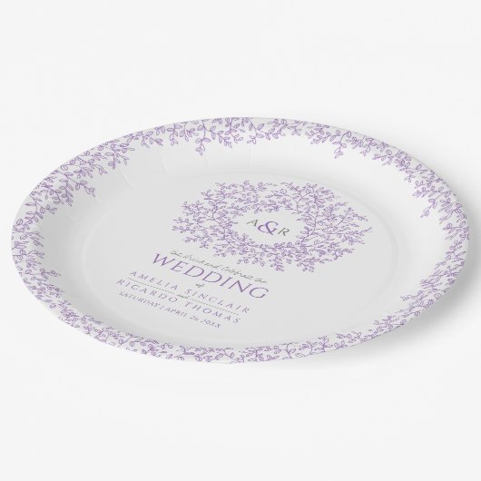 Paarse cirkel met bladtekenmonogram bruiloft papieren bordje (Gekanteld)