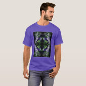 Paarse clematis op hek in zonlicht Abstract T-shirt (Voorkant volledig)