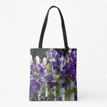 Paarse Clematis op Witte Hek Bloemen
