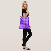 Paarse combinatie diamantpatroon van STaylor Tote Bag (Op model)