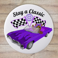 Paarse converteerbare klassieke auto, geruite vlag
