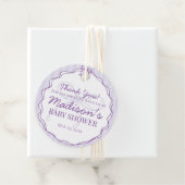 Paarse Coquette Bow Lavendel Gestreept Baby shower Bedankjes Labels (In situ)