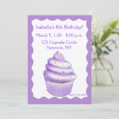 Paarse Cupcake Birthday Uitnodiging (Staand voorkant)