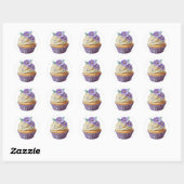 Paarse cupcake met bloemetjes verjaardag ronde sticker (Vel)
