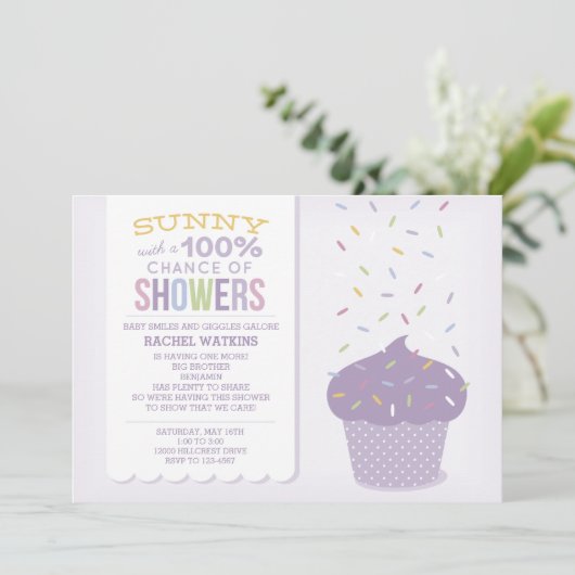  Paarse Cupcake Sprinkle Uitnodiging (Staand voorkant)