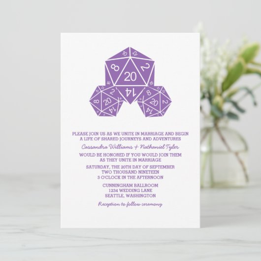 Paarse D20 Dice Wedding Invite Kaart (Staand voorkant)