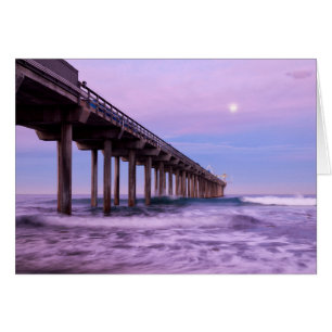 Paarse dageraad boven pier, Californië