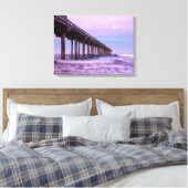 Paarse dageraad over pier, Californië Canvas Afdruk (Insitu (Slaapkamer))