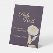 Paarse Daisy Antiek Weddenschap Foto Booth Reclamebord Met Voetstuk (Voorkant)