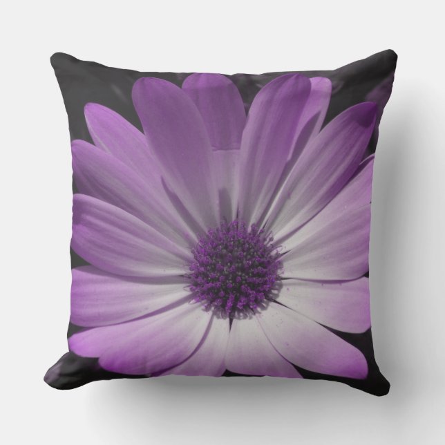 Paarse Daisy Flower Outdoor Pillow Buitenkussen (Voorkant)