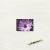 Paarse Daisy Flower Post merkt Pad op Post-it® Notes (Op bureau)
