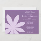 Paarse Daisy Flower Wedding Rehearsal Dinner Kaart (Voorkant)