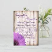 Paarse Daisy Rustic Country Wood Wedding Invites Kaart (Staand voorkant)