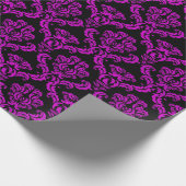 Paarse dampen op zwart cadeaupapier (Hoek)