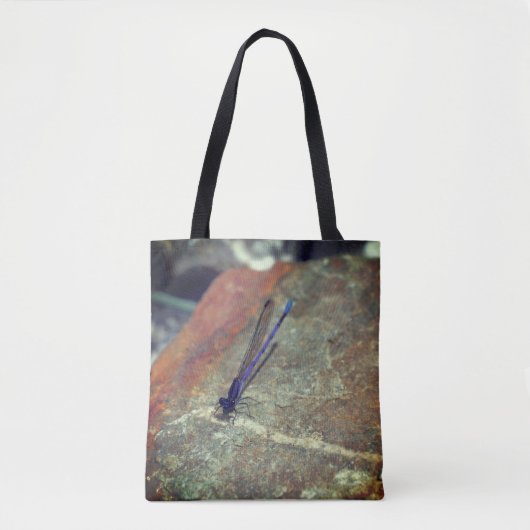 Paarse Damselfly gooit de rots dicht Tote Bag (Voorkant)