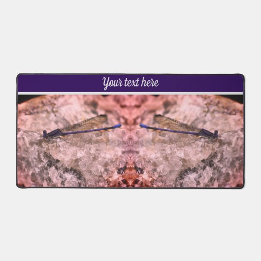 Paarse Damselfly on Quartz Rock op maat Bureaumat (Voorkant)