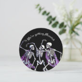 Paarse Dancing Skeletons Gothic Save the Date Feestdagenkaart (Staand voorkant)