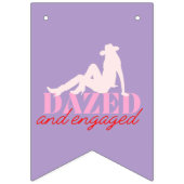 Paarse Dazed & Engaged Vrijgezellenfeest Banner (Eerste vlag)