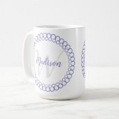 Paarse Decoratieve Cirkel Personaliseer Monogram M Koffiemok (Voorkant links)