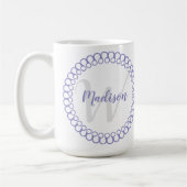 Paarse Decoratieve Cirkel Personaliseer Monogram M Koffiemok (Links)