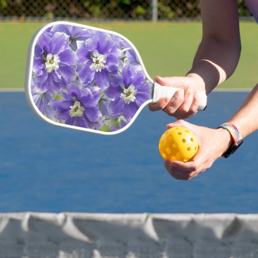Paarse delfinebloemen pickleball paddle (Insitu)